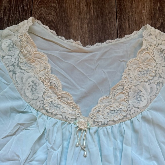Vintage Shadowline Womens Size Medium Embroidered Slip Nightgown - Picture 3 of 11